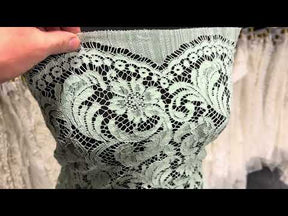 Dentelle de Chantilly Vert Céladon - P244