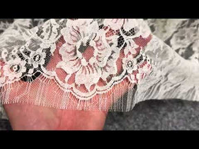 Dentelle Chantilly ivoire - LA2008