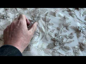 Tulle clair brodé de perles argentées - EB1105