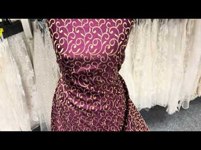 Satin Duchesse brodé bordeaux/doré foncé - P476