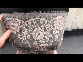 Dentelle Chantilly rose foncé - P205