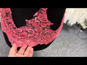 Passementerie en dentelle festonnée corail - T623