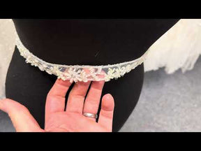 Bordure en dentelle perlée et sequinée ivoire - T166