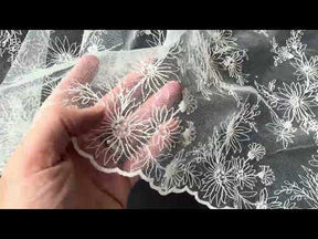 Tulle brodé de perles ivoire - EB1084