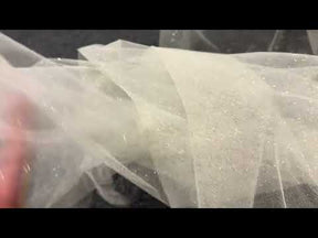 Tulle ivoire à paillettes dorées - P15