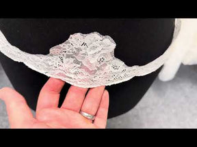 Bordure en dentelle d'Alençon ivoire - T559