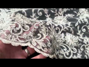 Dentelle perlée ivoire - P992