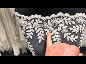 Tulle ivoire brodé de perles en 3D - EB1006