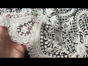 Tulle brodé de perles ivoire - EB1032