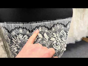 Dentelle de Chantilly ivoire - P173N