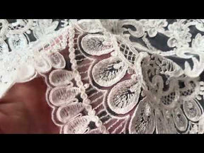 Tulle brodé de perles ivoire - EB1027