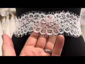 Bordure en dentelle Raschel ivoire - TR 1108