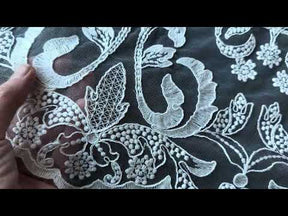 Dentelle cordée ivoire – Marika