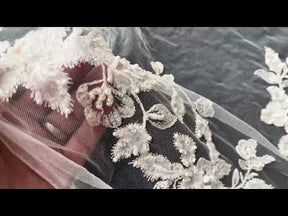 Tulle brodé de perles ivoire - EB1072