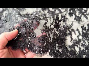 Dentelle noire à cordonnet et perles - P643