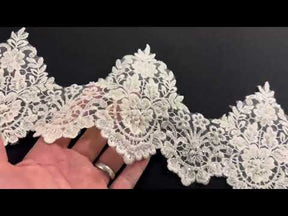 Bordure en dentelle ivoire perlée – Hazel