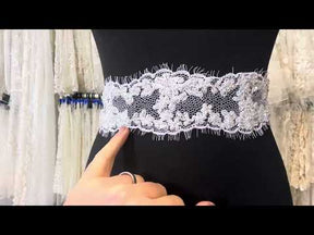 Bordure en perles blanches et cordon de dentelle - Omega