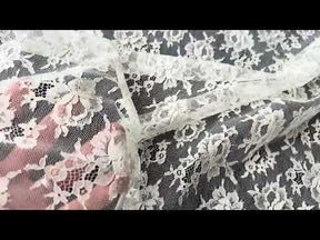 Dentelle Chantilly ivoire - P204