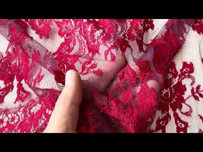 Dentelle Chantilly Rouge sur Violette - P188