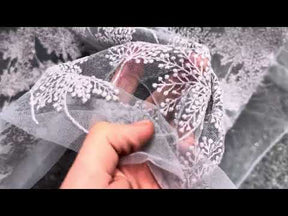 Dentelle brodée à motifs floraux lavande - EB5037
