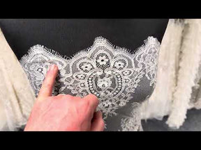 Ivory Raschel Lace - P393
