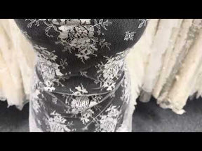 Dentelle Chantilly Ivoire & Argentée - P186