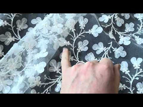 Tulle brodé de perles ivoire - EB1053