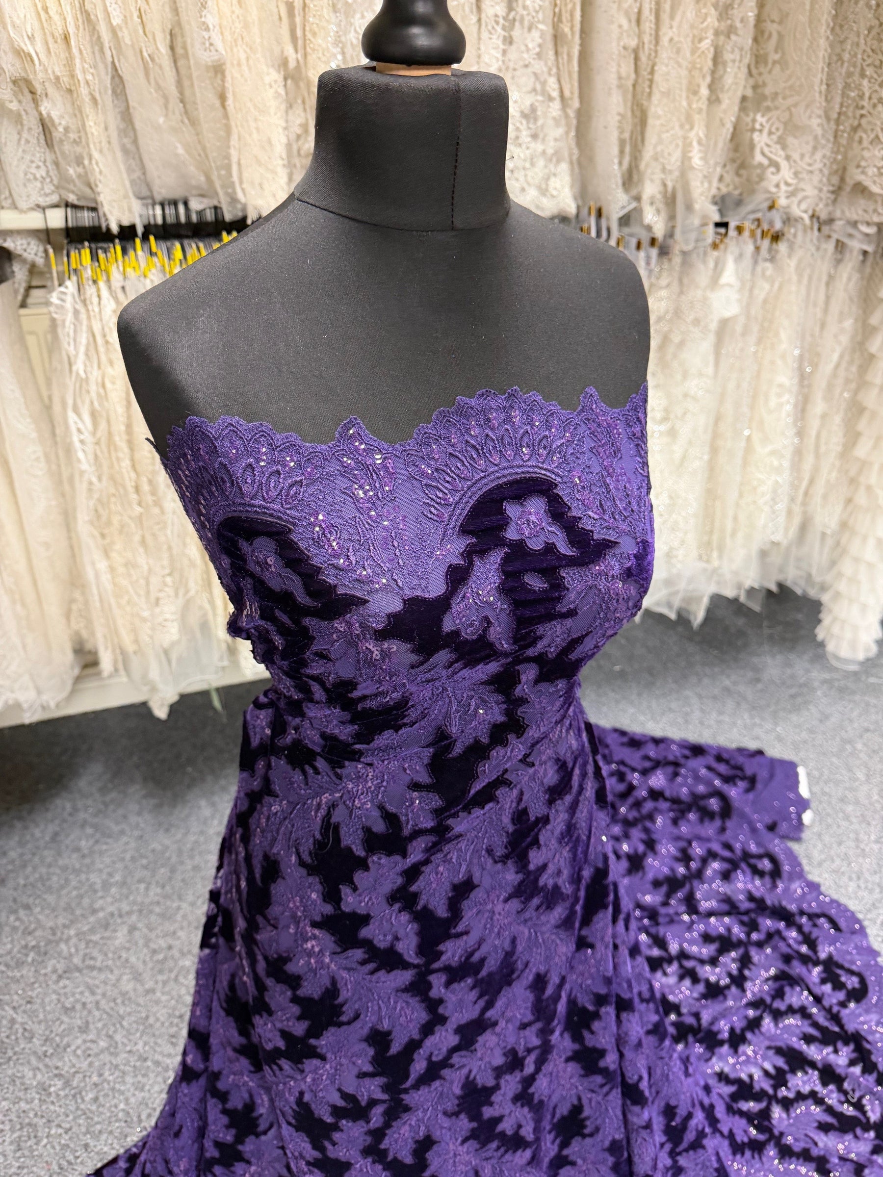 Dentelle en velours 3D violette - EB3023