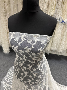 Dentelle française brodée ivoire - Remington