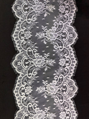 Bordure en dentelle blanche - T476