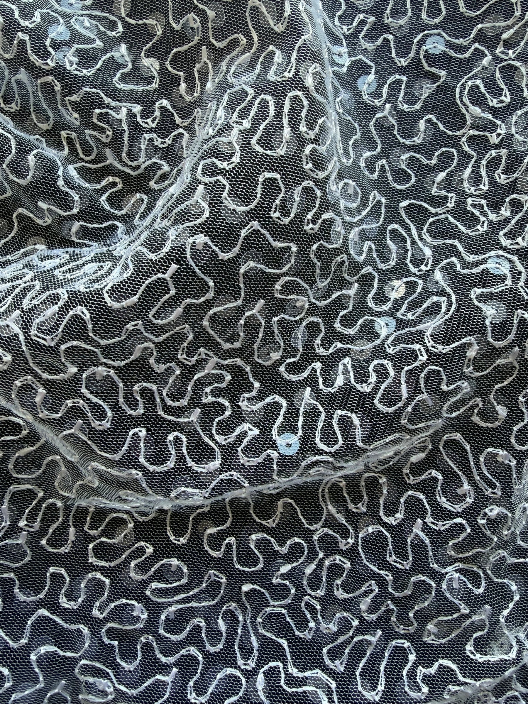 Tulle blanc brodé de sequins – EB3001