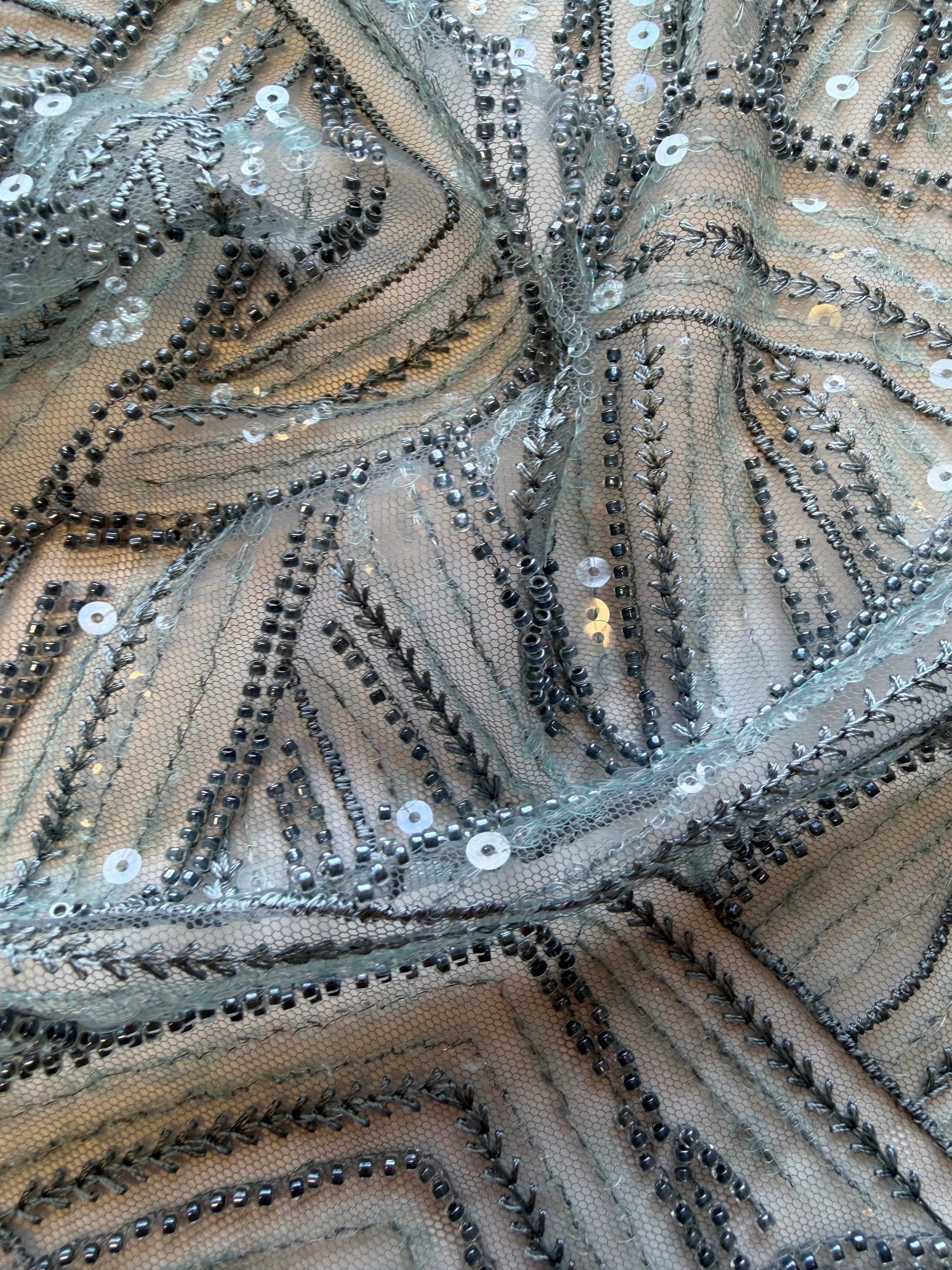 Tulle vert fumé brodé de perles - EB1056