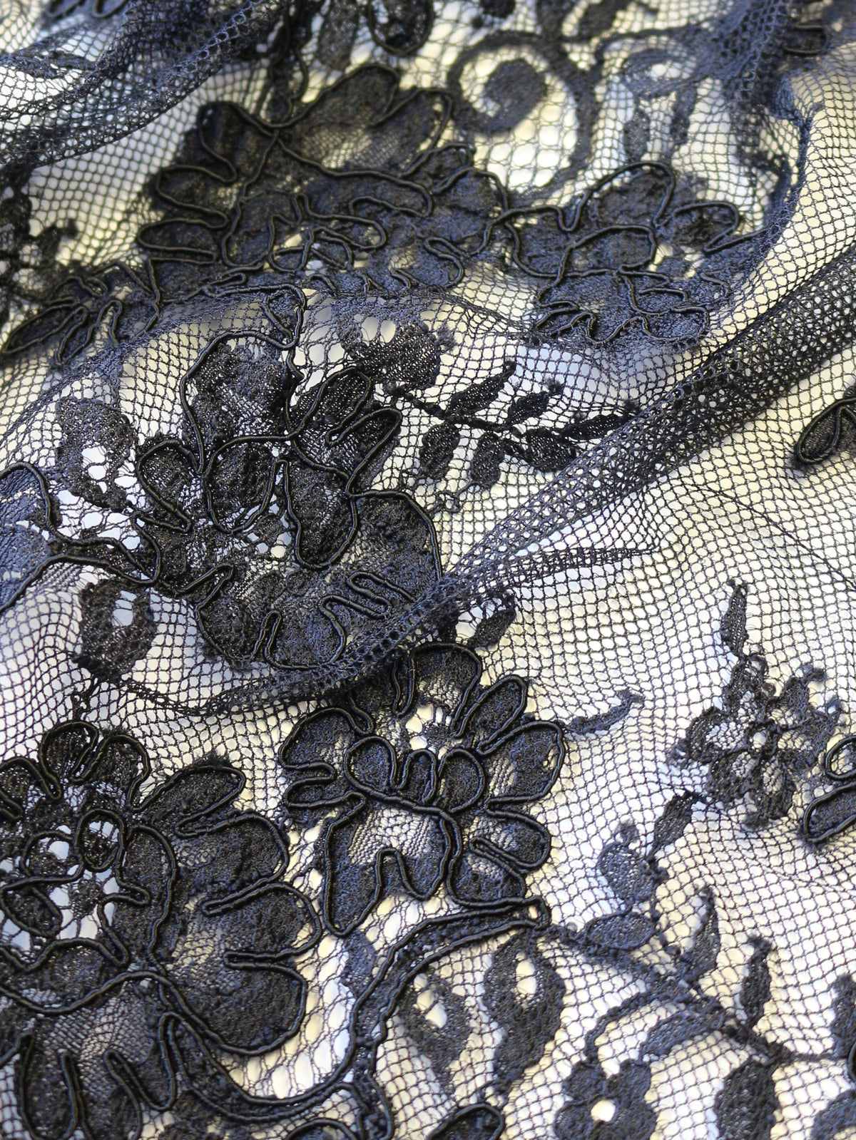 Dentelle Noire Cordonnée - Amelia