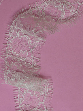 Bordure en dentelle ivoire chantilly - Charlotte