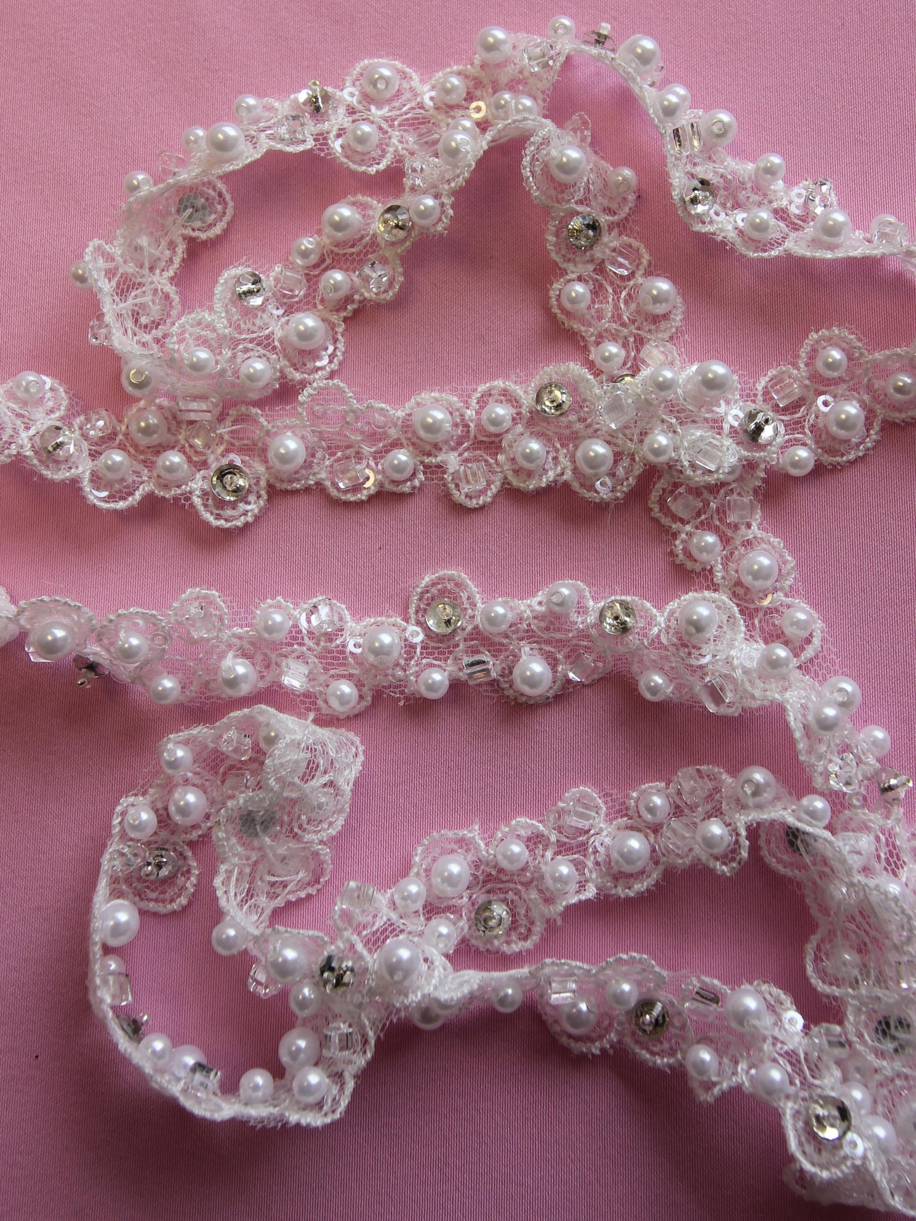 Bordure en dentelle perlée ivoire - Sage