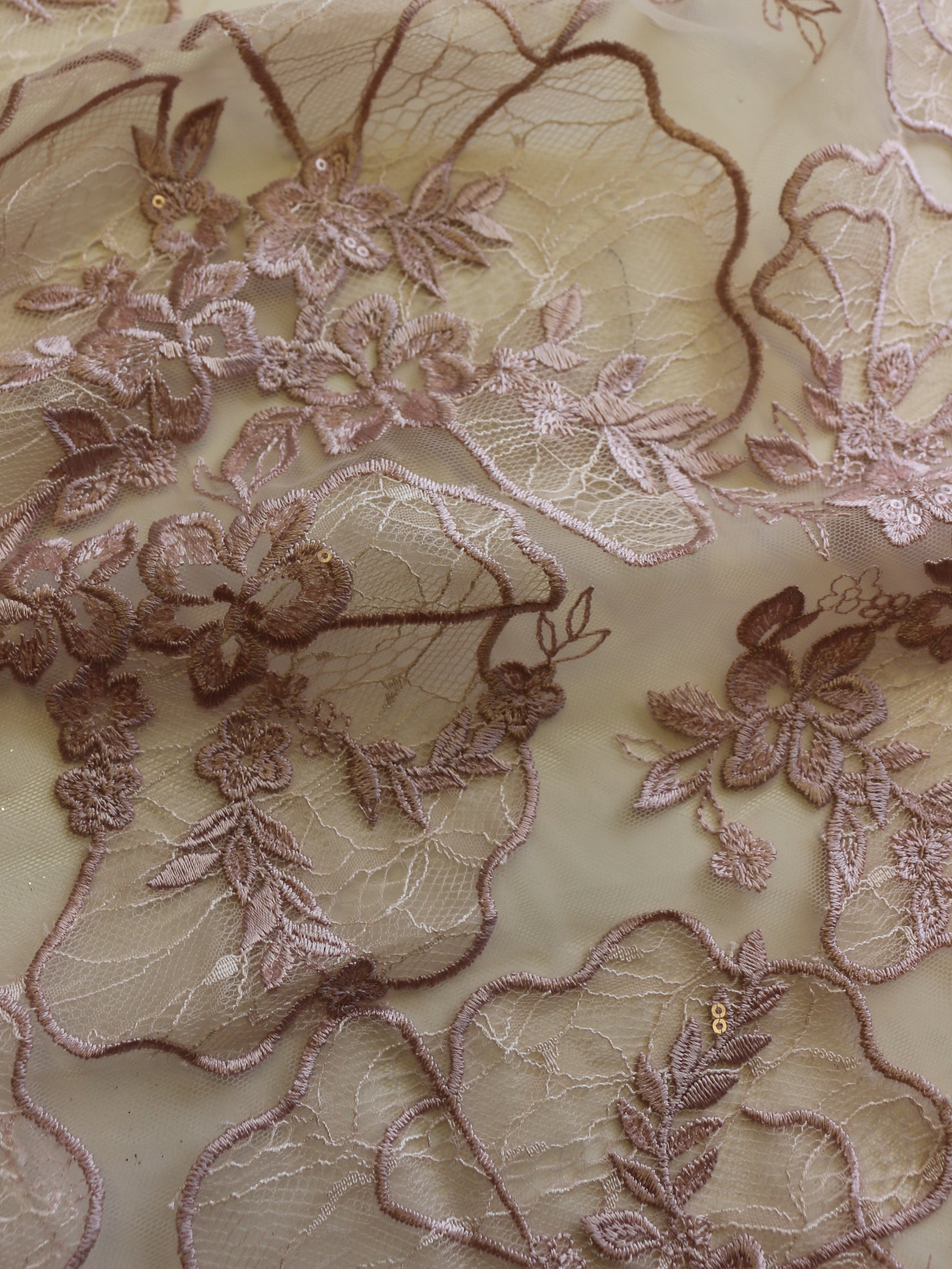 Dentelle brodée rose - Blessing