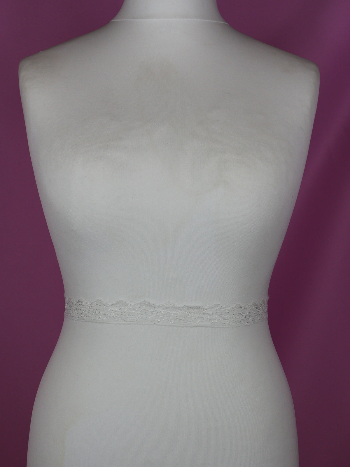 Bordure en dentelle ivoire chantilly – Georgia