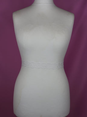 Bordure en dentelle blanche chantilly - Imogen
