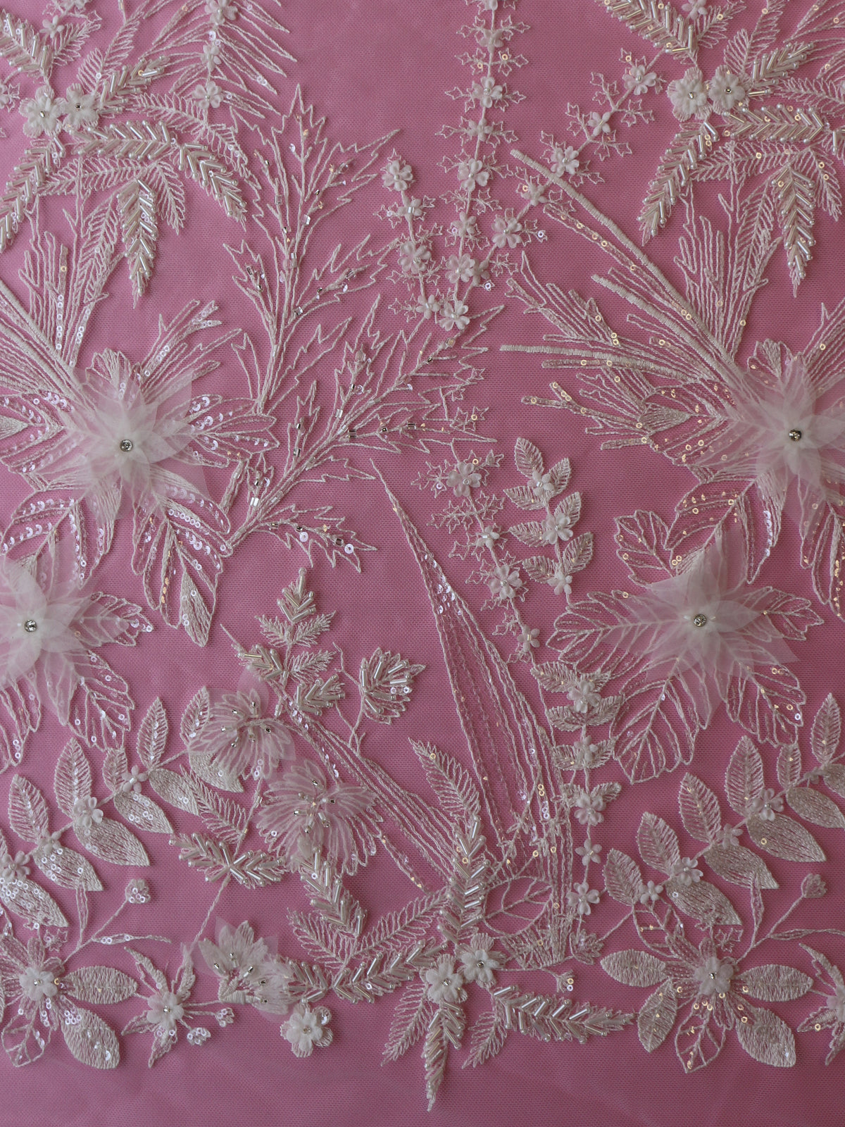 Dentelle brodée de perles ivoire - Cappucine
