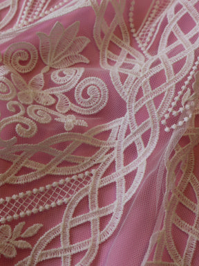 Dentelle brodée ivoire - Barbe