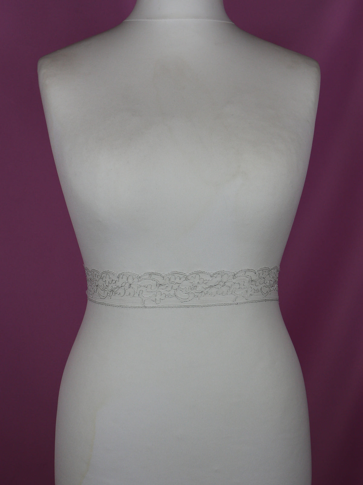 Bordure en dentelle chantilly ivoire - Lara