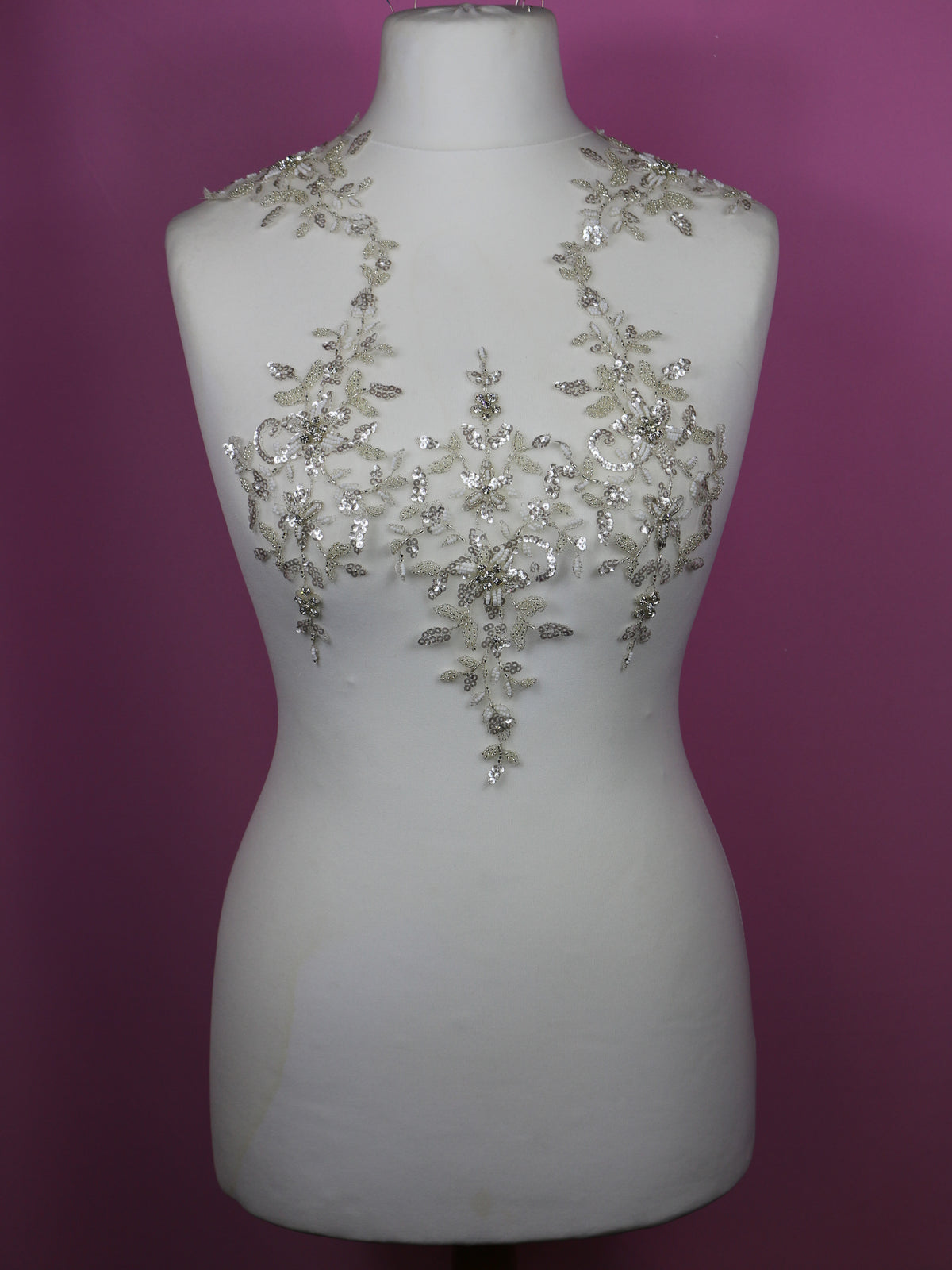 Appliques en dentelle ivoire perlée – Lynx