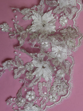 Bordure en dentelle blanche florale perlée - Naomi