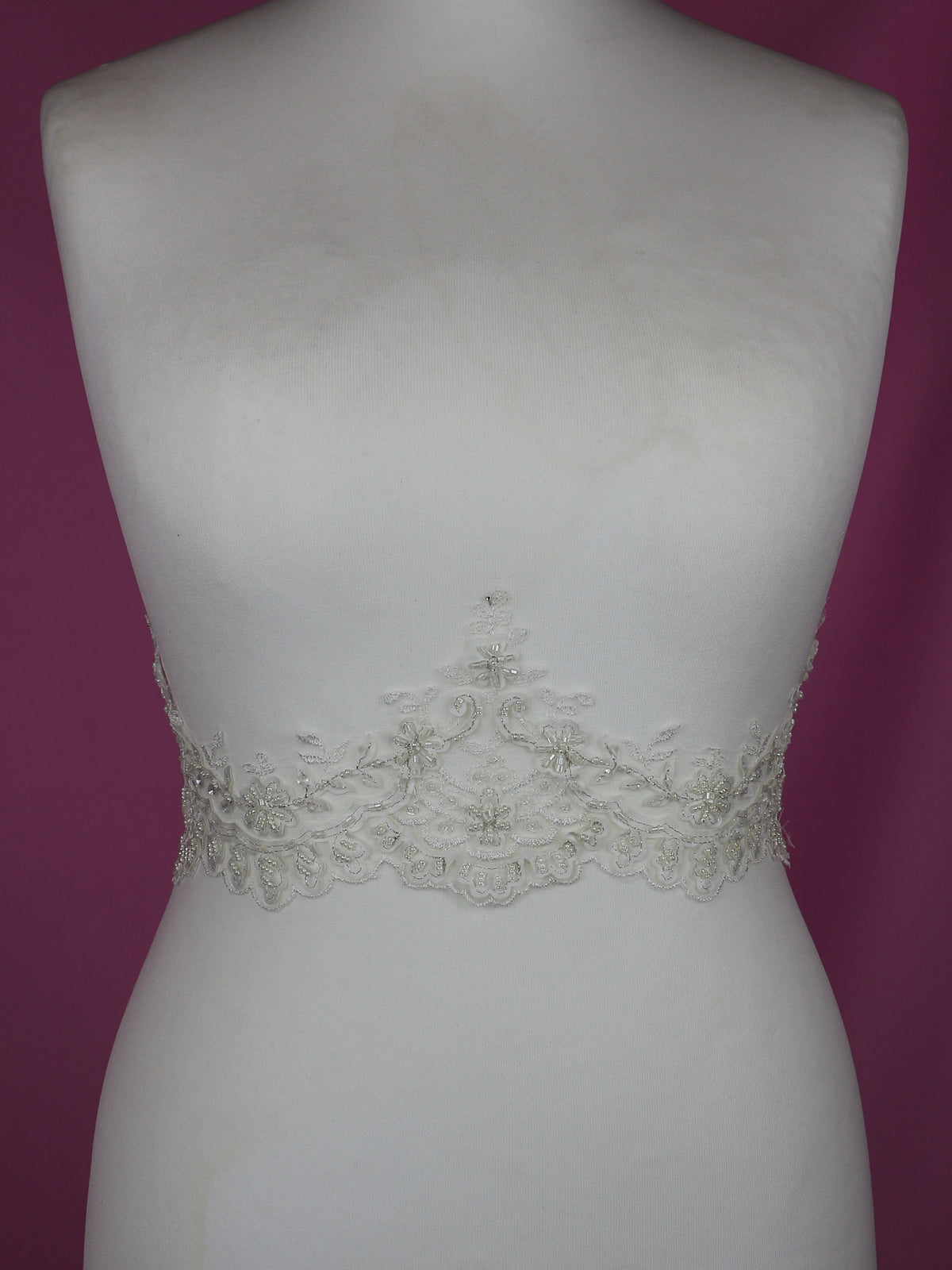 Bordure en dentelle ivoire cordée – Olivia