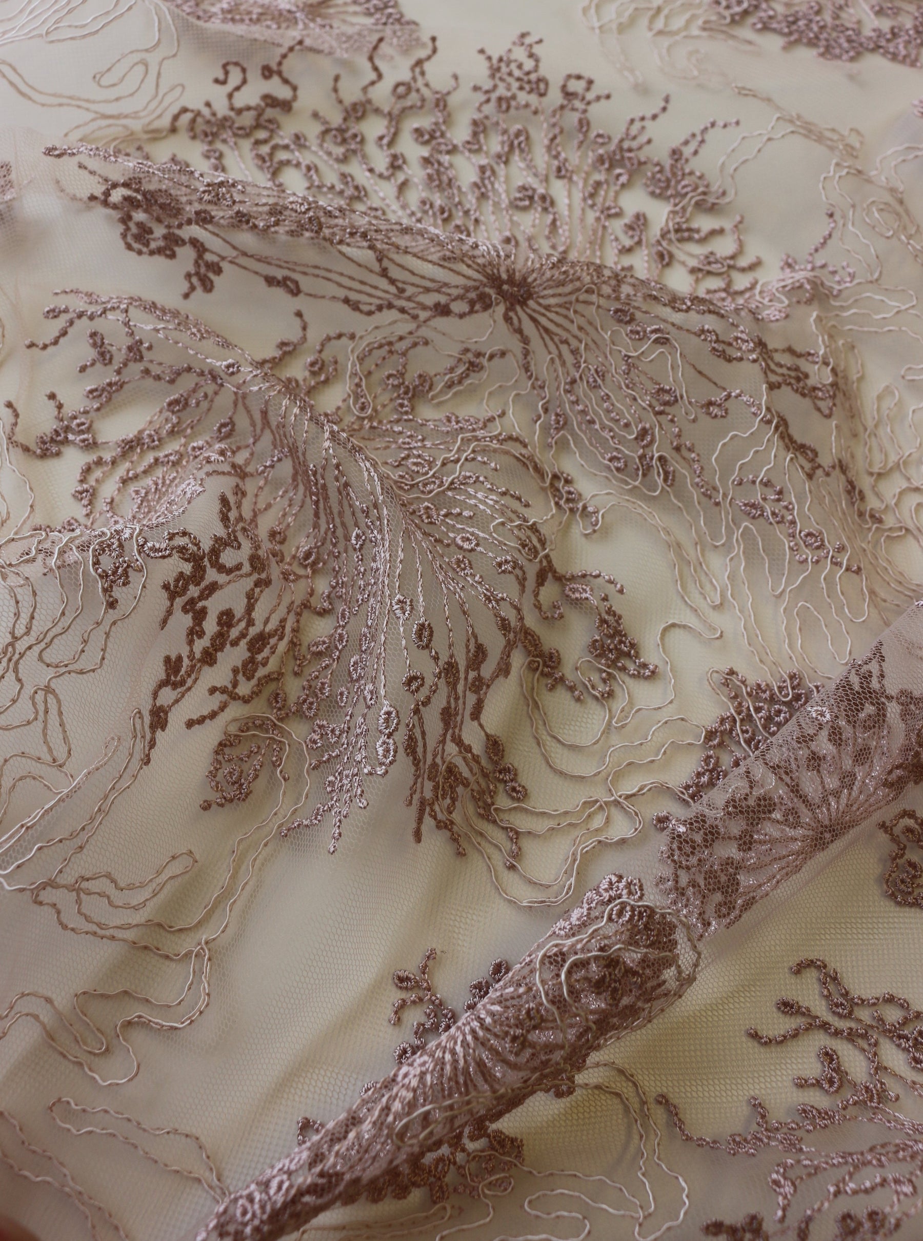 Dentelle brodée rose - Ulla
