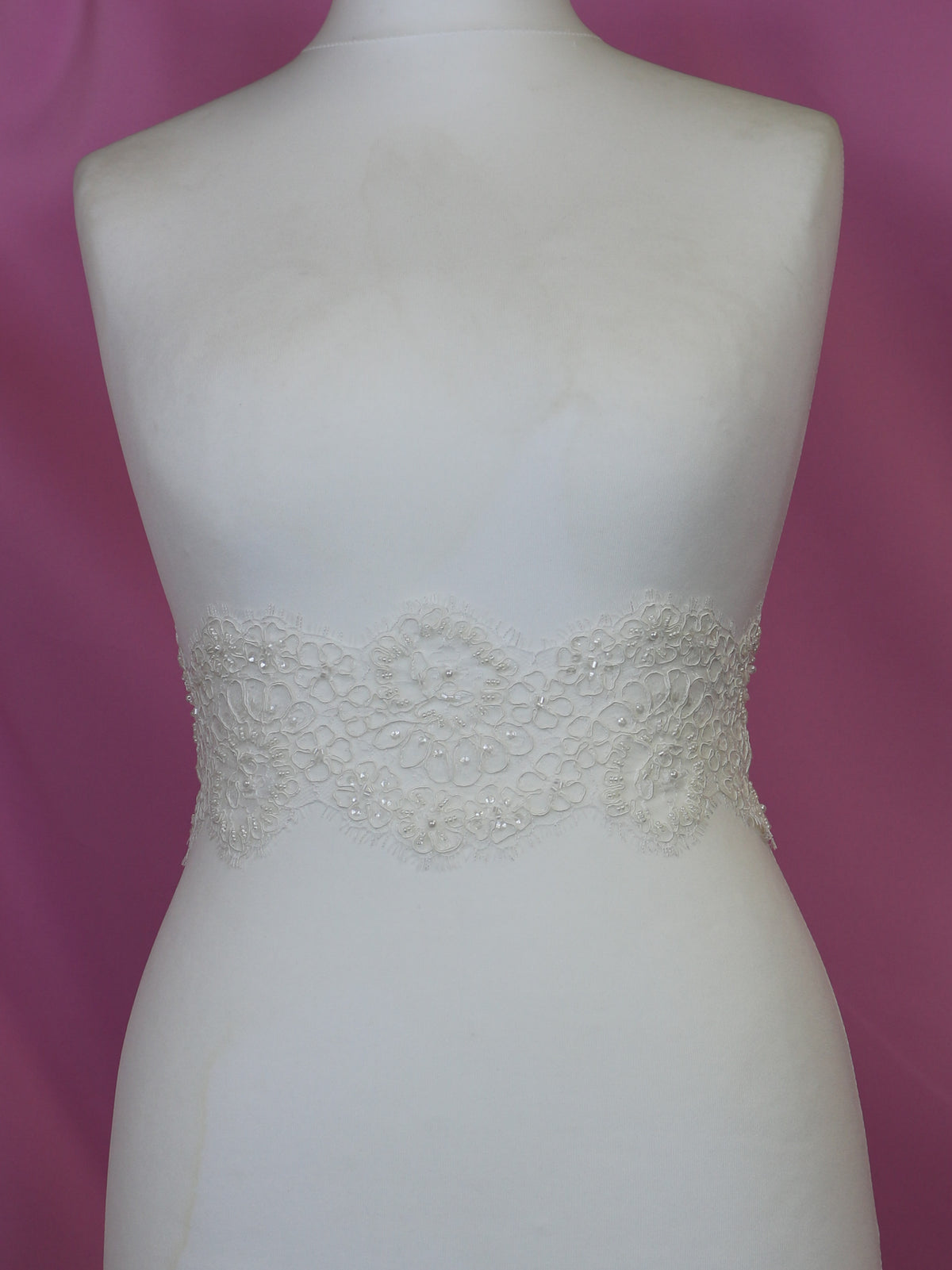Galon de Dentelle Cordé et Perlé Ivoire – Wisconsin