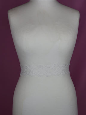 Bordure en dentelle blanche chantilly - Yvette