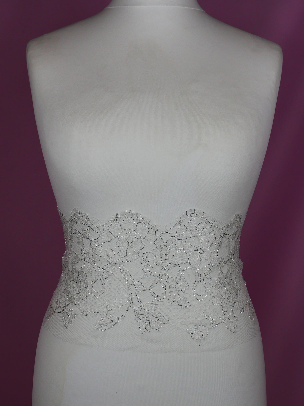 Bordure en dentelle ivoire chantilly - Zara