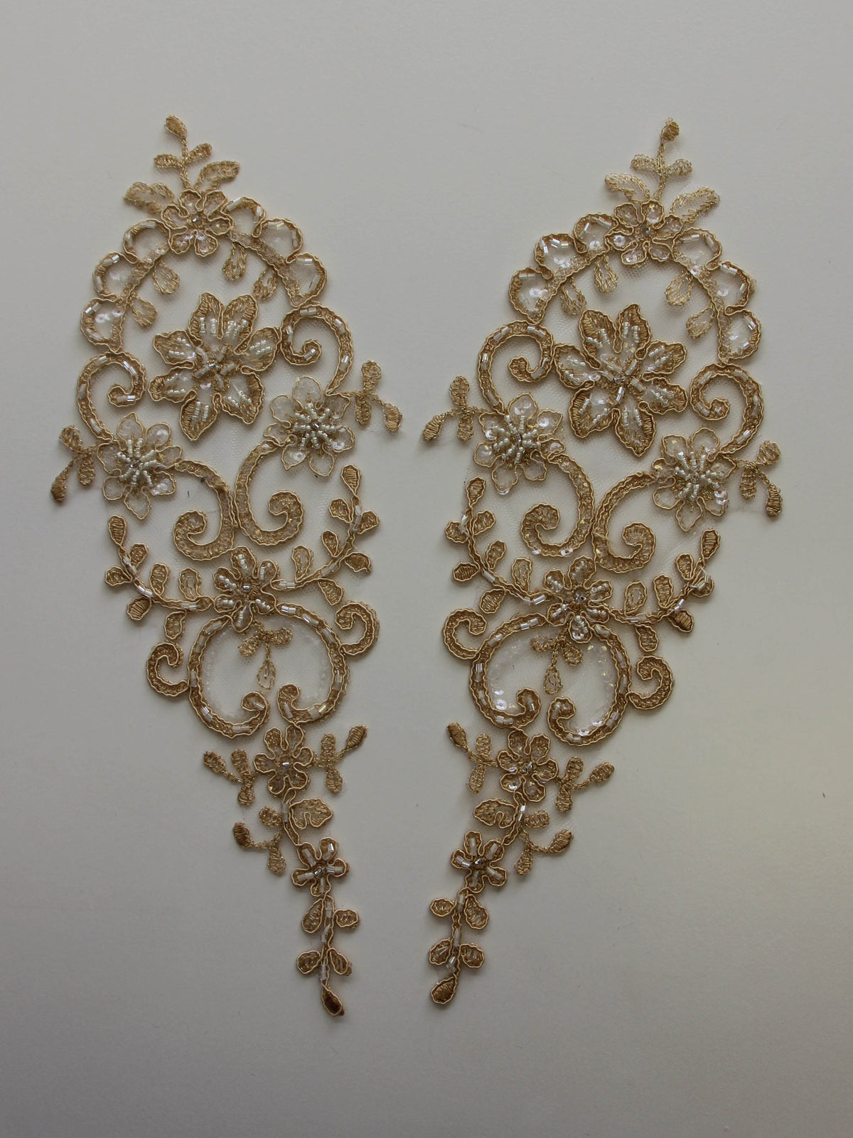 Appliques en dentelle beige – Alexandra.