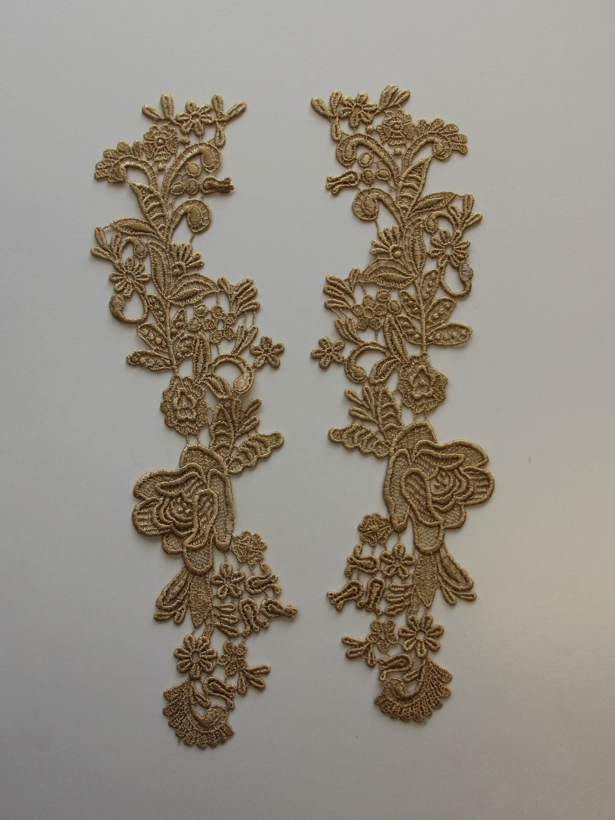 Appliques en dentelle beige – Nova.